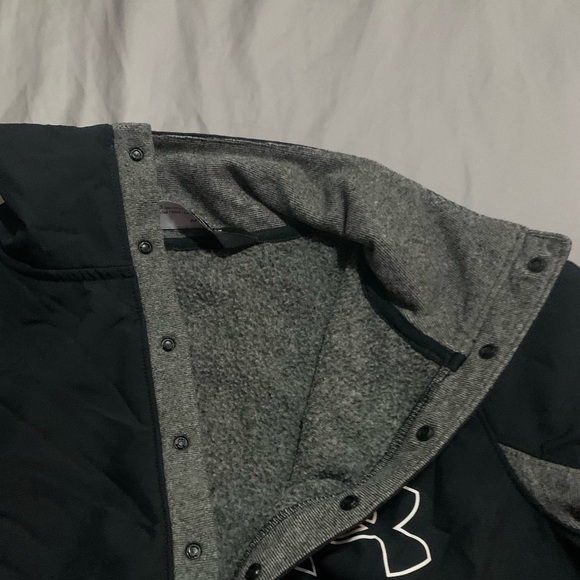 windbreaker/hoodie - Picture 2 of 3